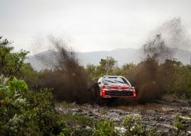 Mundial de Rally WRC 2026.-Oliver Solberg y los Toyota dominan entre la lluvia y el barro de Kenia