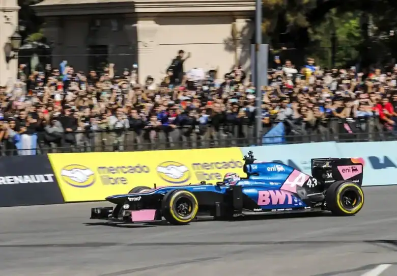 Fórmula Uno 2026.- Franco Colapinto hizo vibrar a Buenos Aires con su RoadShow por las calles de Palermo